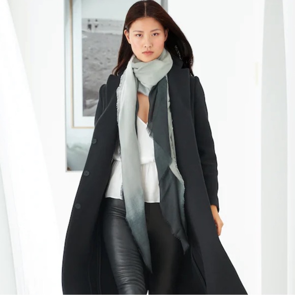 NWT Cushnie Grey Horizon Ombré Scarf - Picture 2 of 5